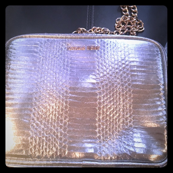 Purse - Picture 1 of 1